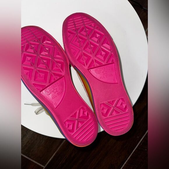 Converse All Star Rainbow Sole Low Tops 🎨
✨ - Picture 9 of 10